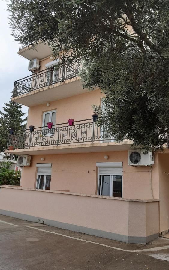 Апартаменты Studio apartmani Milica i Marijana Бечичи-5