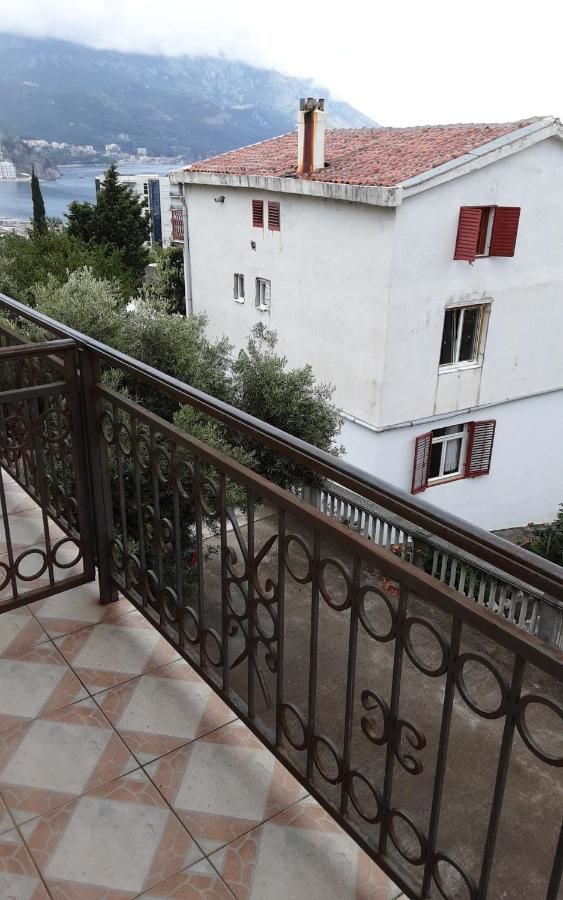 Апартаменты Studio apartmani Milica i Marijana Бечичи-23