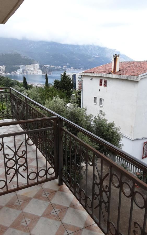 Апартаменты Studio apartmani Milica i Marijana Бечичи-44