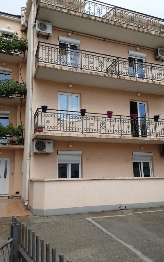 Апартаменты Studio apartmani Milica i Marijana Бечичи-12