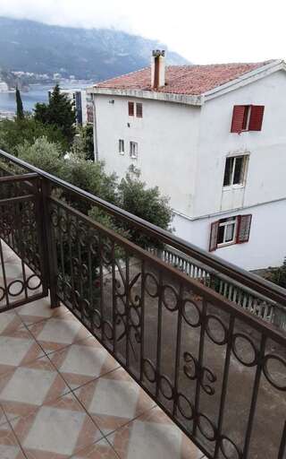 Апартаменты Studio apartmani Milica i Marijana Бечичи Апартаменты с 2 спальнями-6