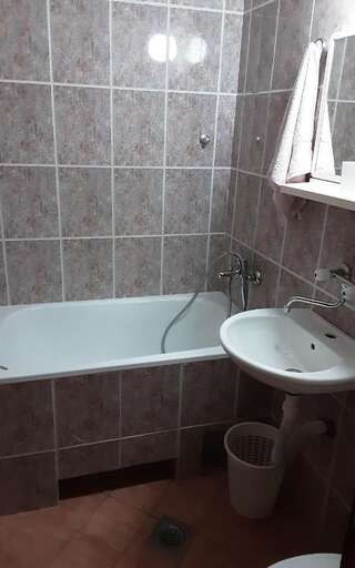 Апартаменты Studio apartmani Milica i Marijana Бечичи Апартаменты с 2 спальнями-1