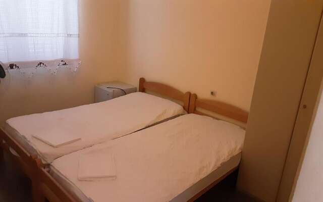 Апартаменты Studio apartmani Milica i Marijana Бечичи-17