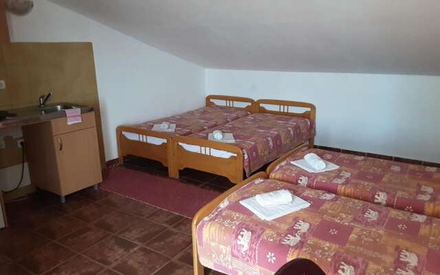 Апартаменты Studio apartmani Milica i Marijana Бечичи-31