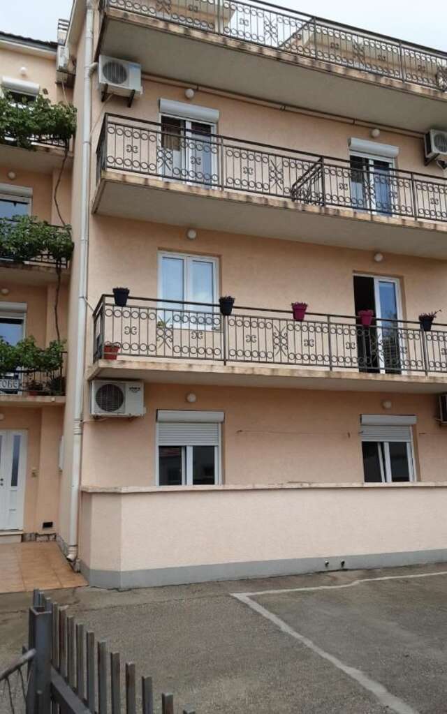 Апартаменты Studio apartmani Milica i Marijana Бечичи-11